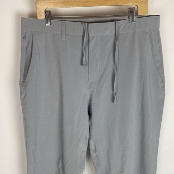 Fabletics The Only Pants Gray Performance Stretch Chino Men's Size L - Picture 3 of 11
